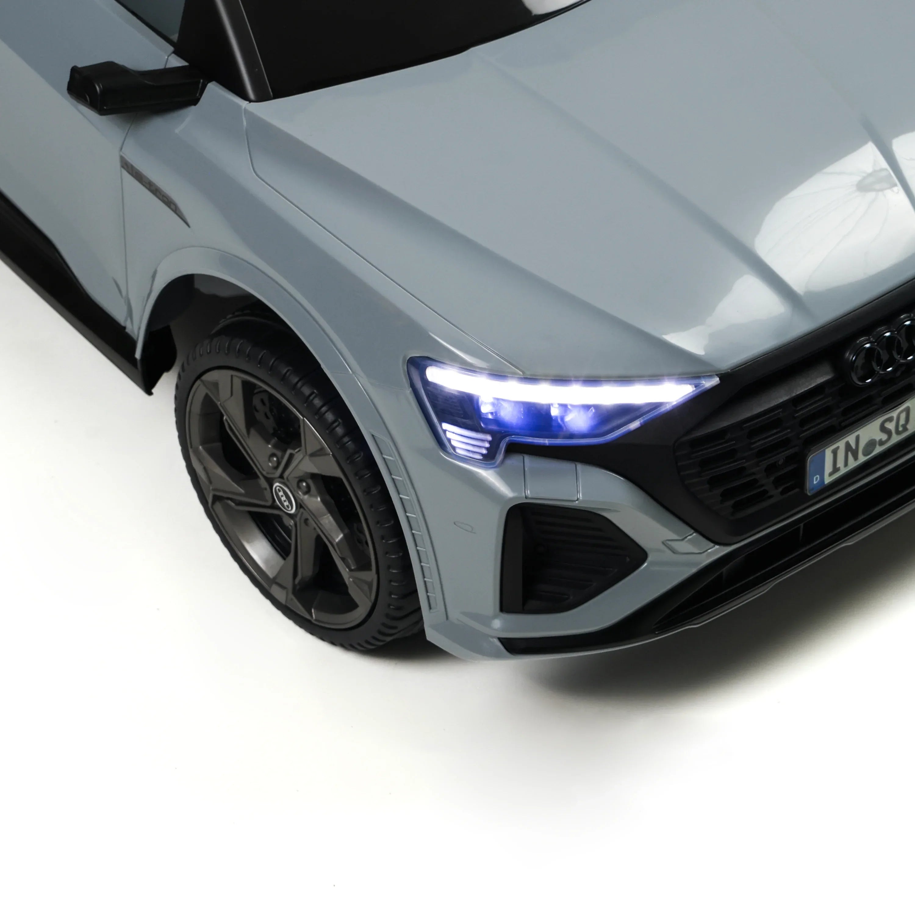 Audi SQ8 E-tron - Motique 