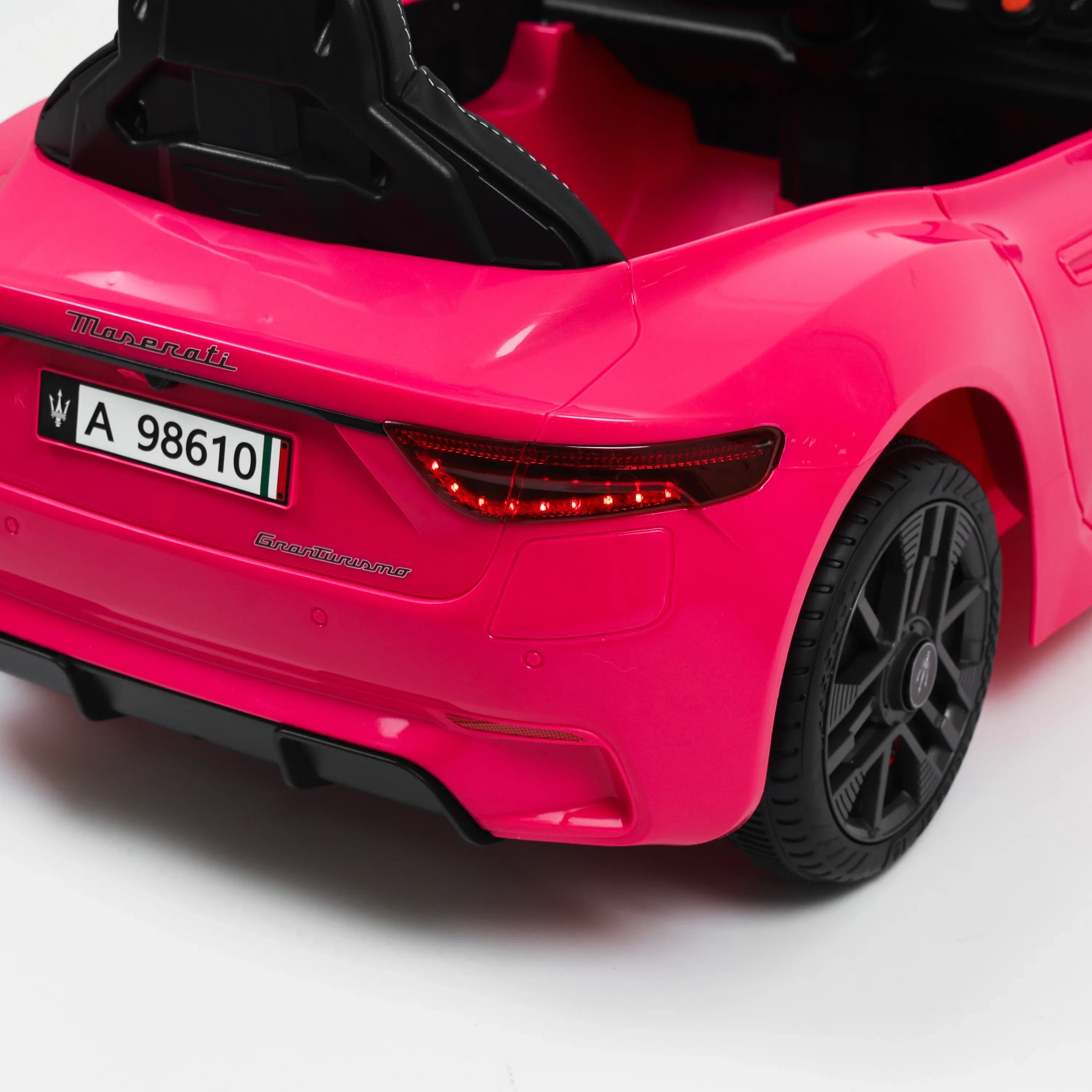 MASERATI GRATURISMO FOLGORE - Motique 